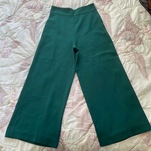 Zara Green High Waisted Wide Leg Pants in Size Small.
